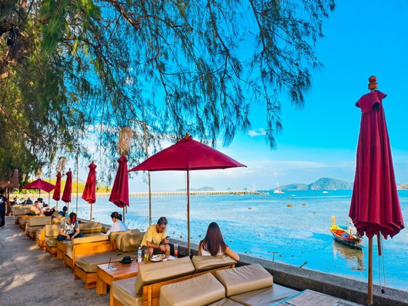 ROÔF Cafe & Restaurant Rawai