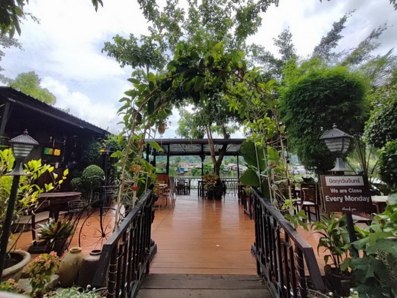 The Grand View Restaurant & Bar - Image 2