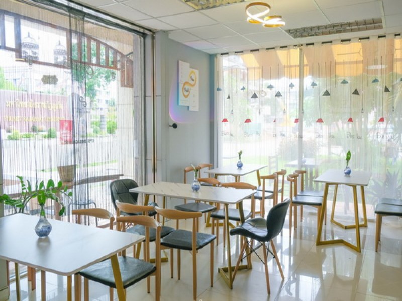 Posh and Pow Club Cafe