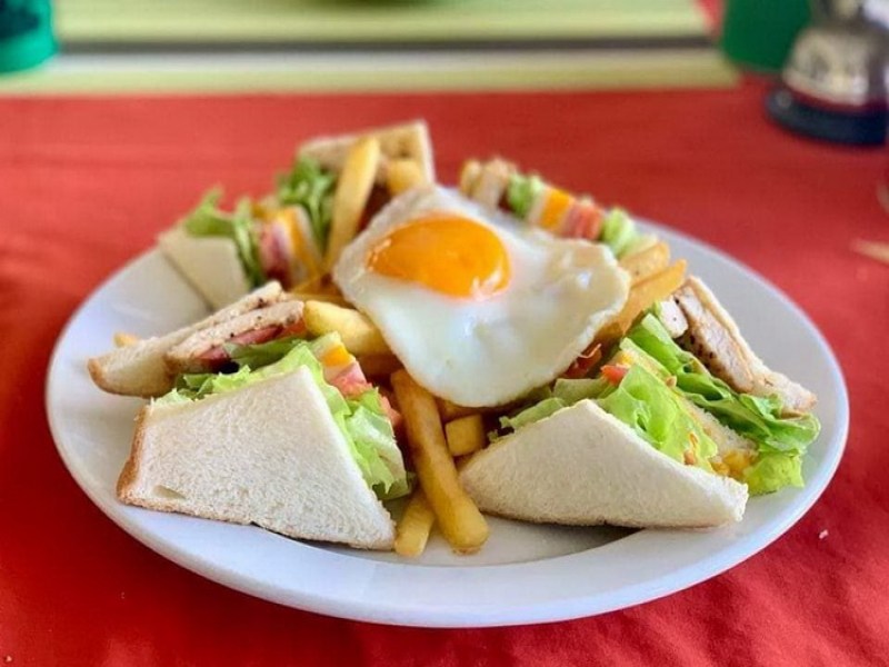 Quenchers Sports Bar & Restaurant