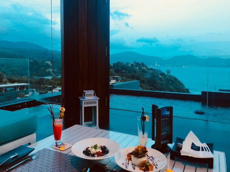 The Meka Sky Lounge - Image 4