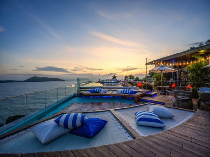 Malika Sky Bar - Image 3