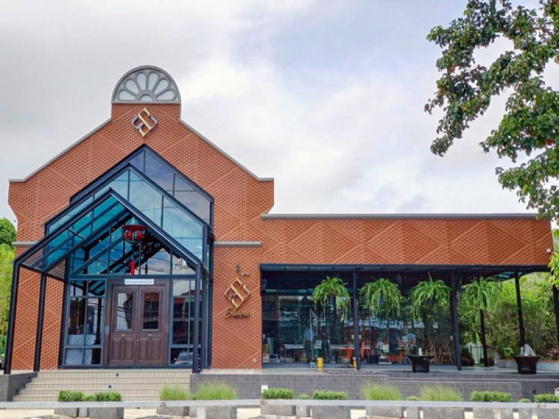 Sriwara Bistro & Café