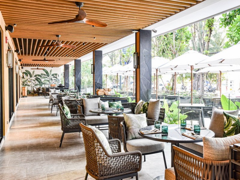 Sears & Co Bar and Grill