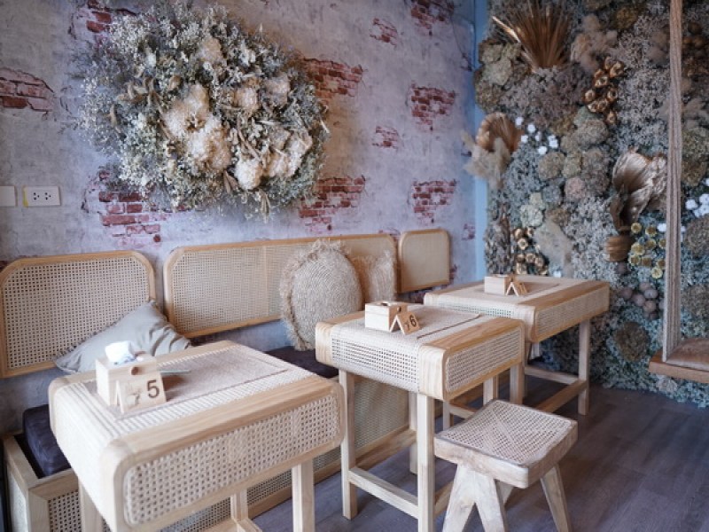 Bread Crumbs Cafe’ - Image 3