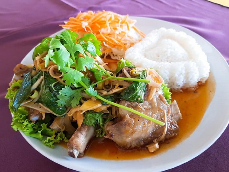 MaMa Jin Restaurant Karon Beach - Image 4