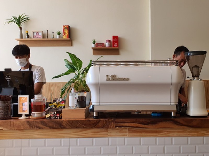 Hana Cafe+Bar - Image 3