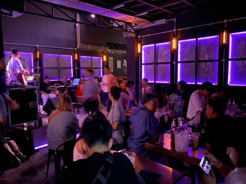 London Bar Phuket - Image 4