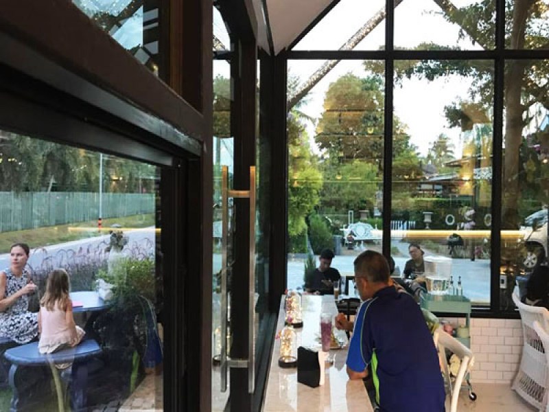 Sea Calm Cafe & Bistro - Image 2