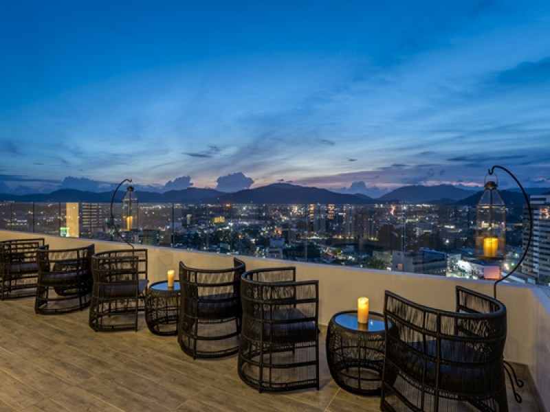 Estrela Sky Lounge - Image 4