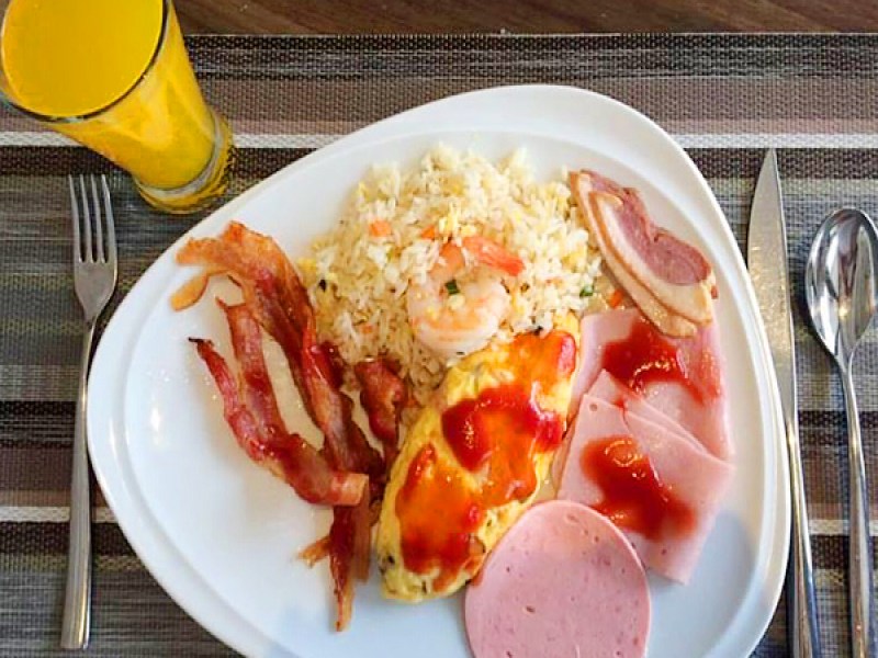 Bubbles Restaurant at Grand Mercure Patong - Image 3