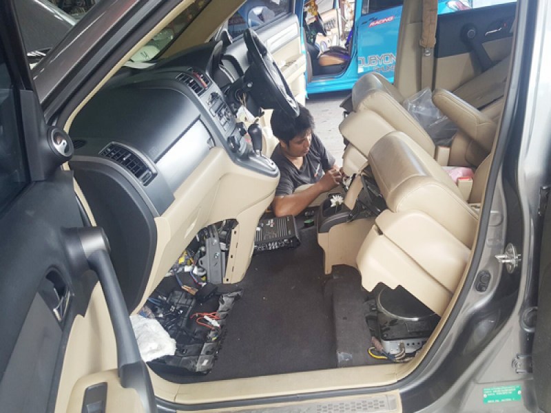 Racha Pradubyont Phuket - Image 3