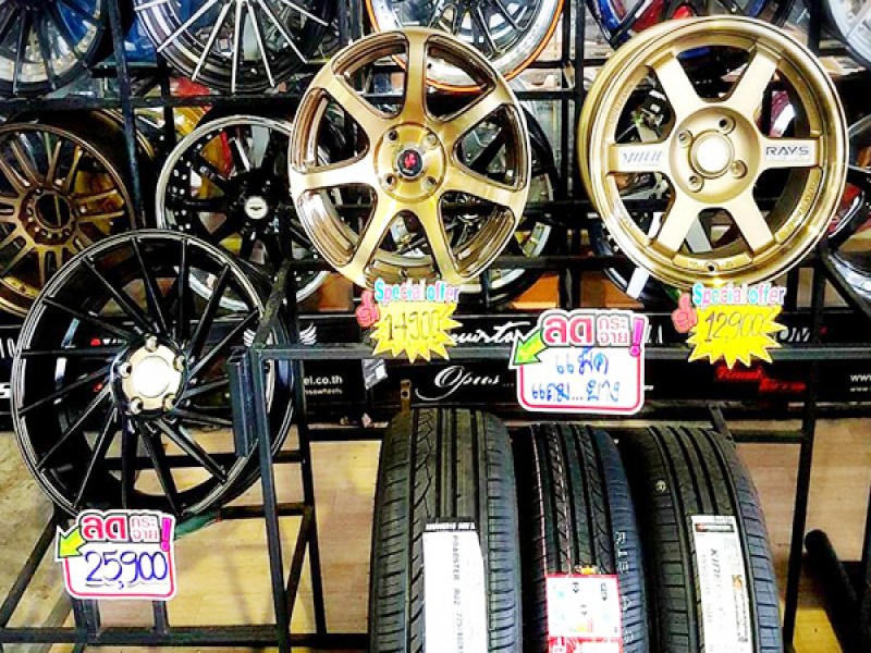 Nueng Yanyont Phuket Town - Image 4