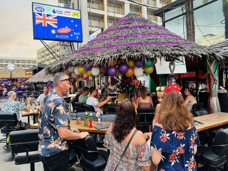 Lilly's Aussie Bar Patong - Image 4