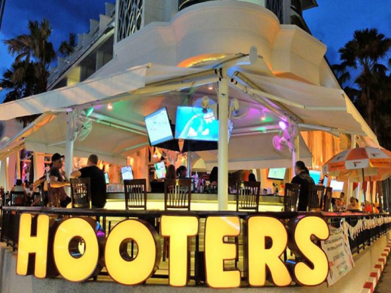 Hooters Phuket - Image 4