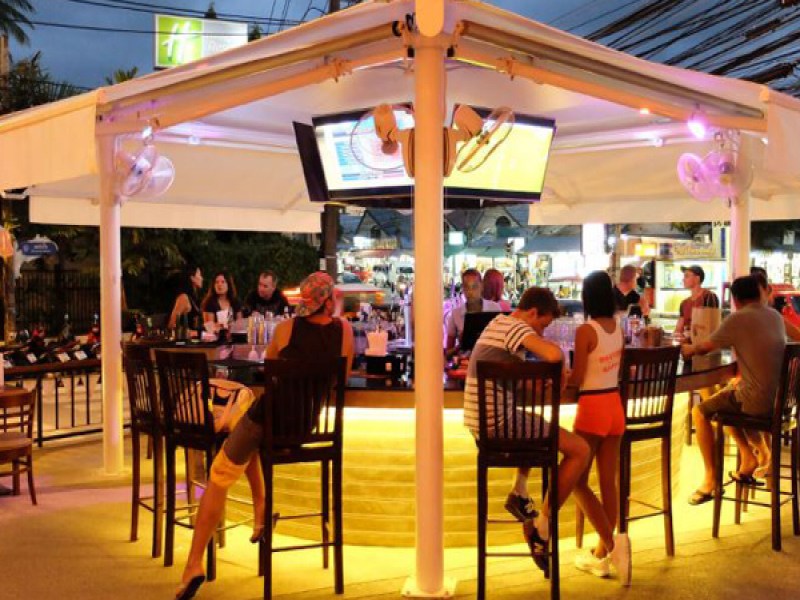 Hooters Phuket - Image 3