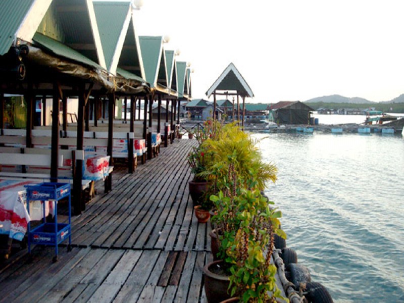 Kruvit Raft Restaurant