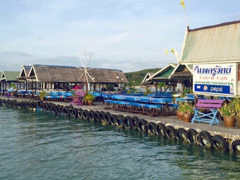 Kruvit Raft Restaurant - Image 2