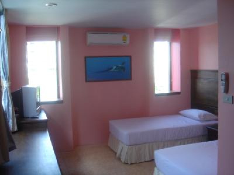 Coral Grand Inn Phuket - Image 2