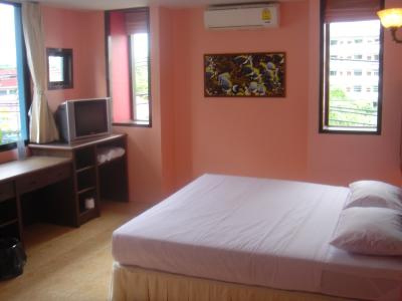Coral Grand Inn Phuket - Image 3