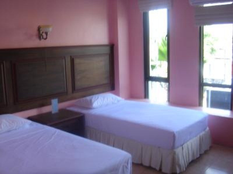 Coral Grand Inn Phuket - Image 4