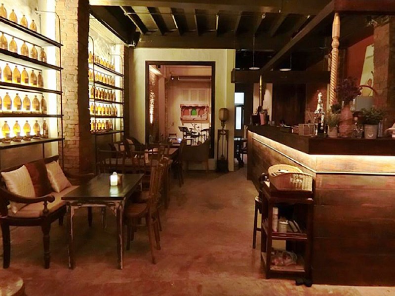 Anna's Phuket Restaurant - Image 2