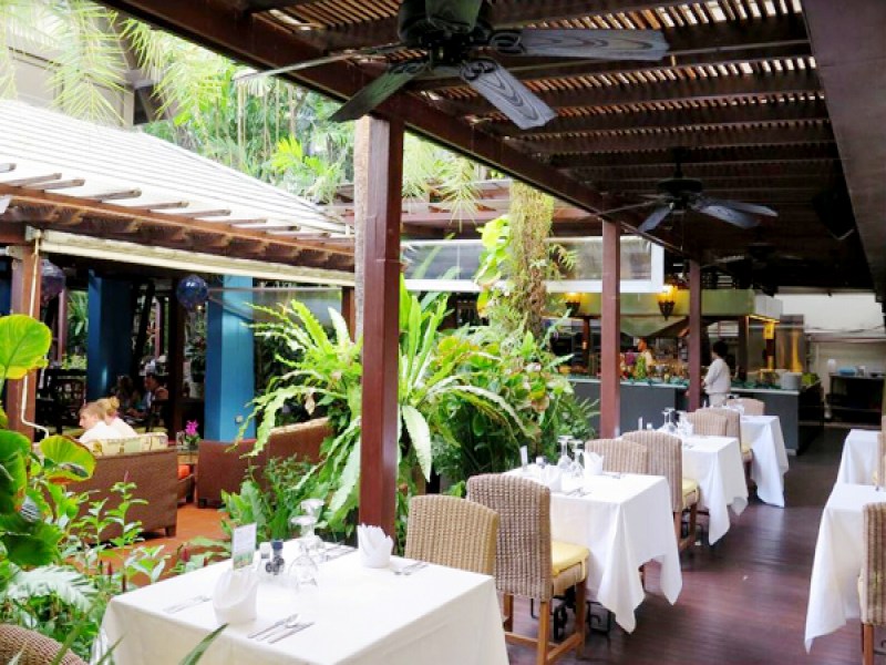 Kantok Restaurant at Burasari Resort - Image 3