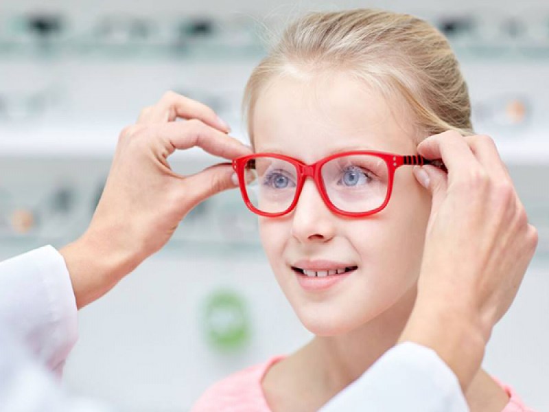 Top Charoen Optic @Rasada Road - Image 4